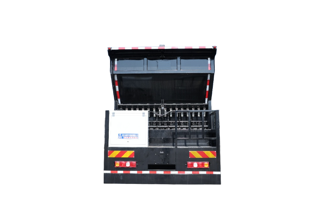 陕汽德龙M3000S纤维同步封层车